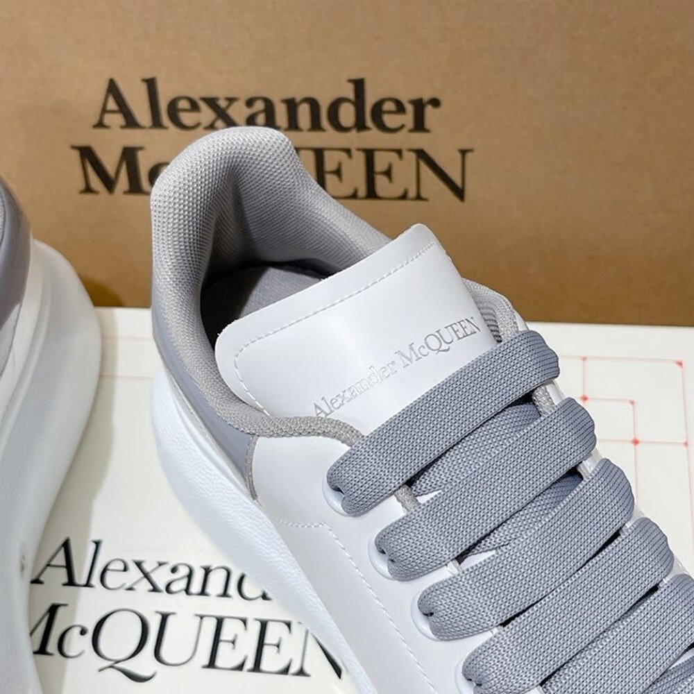 💙💙Alexander McQueen sneakers Little white shoes for Women💙💙 - Picture 7 of 7